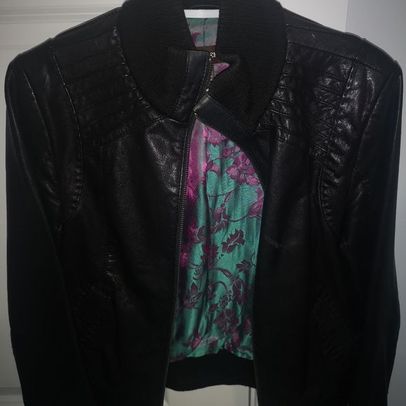 Danier leather bomber jacket - Picture 1 of 5